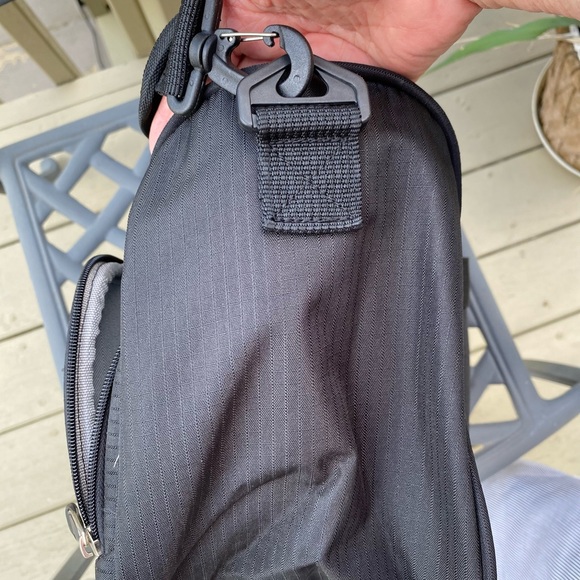 NEW Skyway - Black nylon overnight bag, Size: 25”W x 11”H x 7”D - Picture 8 of 14